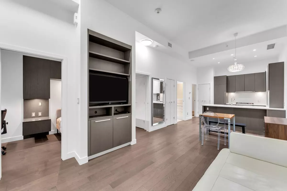 Vancouver, BC V5Y 3T2,268 W 1st AVE