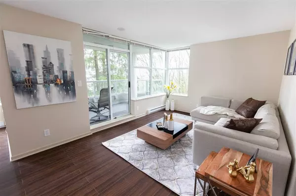 9232 University CRES #305, Burnaby, BC V5A 0A3