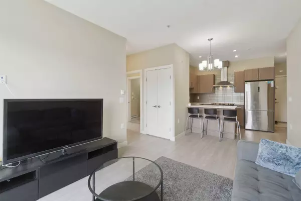 Vancouver, BC V5M 3H9,1838 Renfrew ST #PH8