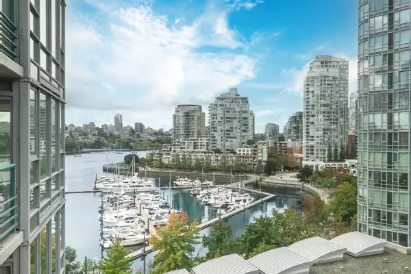 1033 Marinaside CRES #1101, Vancouver, BC V6Z 3A3