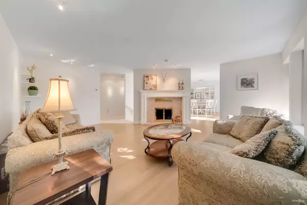 West Vancouver, BC V7W 2W3,8515 Ansell PL