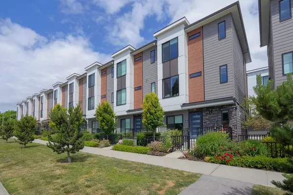 1639 162 ST #10, Surrey, BC V4A 4Y1