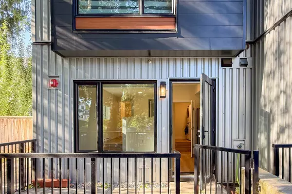 2070 E 20th AVE #G22, Vancouver, BC V5N 4R8