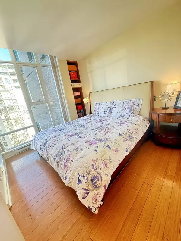 Vancouver, BC V6Z 3E6,583 Beach Crescent #3207