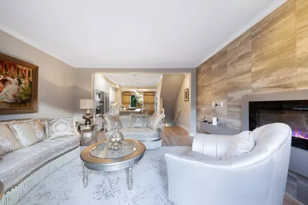 Surrey, BC V3S 6X6,16488 64 AVE #90