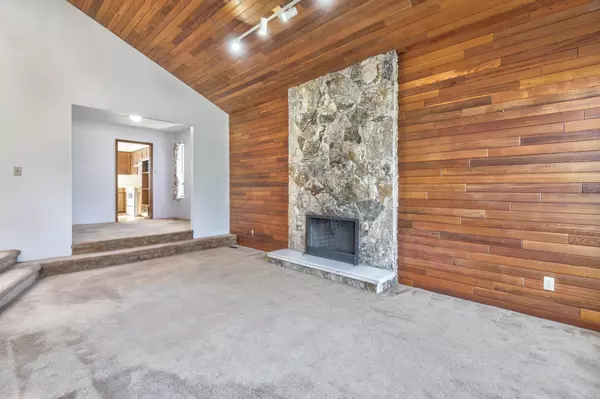 Richmond, BC V7E 4V4,5202 Hollywood DR