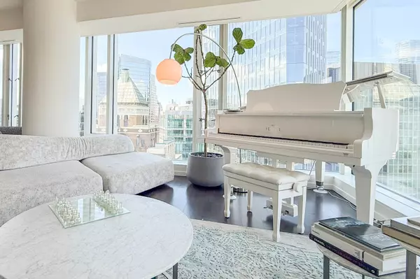 1011 W Cordova ST #3007 Vancouver, BC V6A 1M8