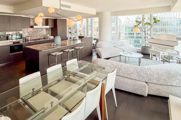 1011 W Cordova ST #3007 Vancouver, BC V6A 1M8
