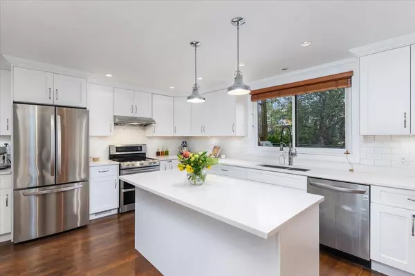 Vancouver, BC V5N 3S1,4833 Lanark ST