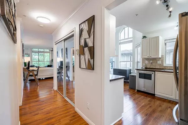 Langley, BC V3A 1M8,5646 200 ST #403