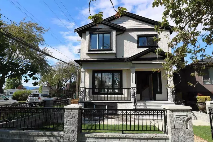 3101 E 46th AVE, Vancouver, BC V5S 1B1