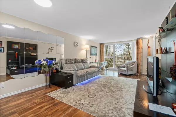 Vancouver, BC V6Z 1X3,1488 Hornby ST #303