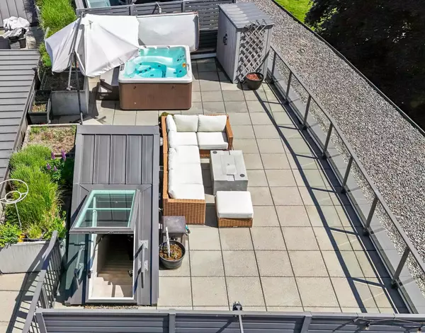 New Westminster, BC V3L 0G9,20 E Royal AVE #404