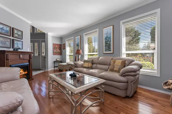 45355 Jasper DR Chilliwack, BC V2R 3B2