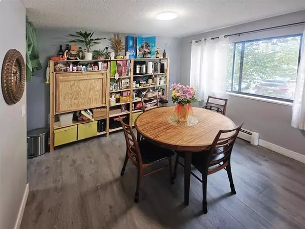 Surrey, BC V3T 5J5,13316 Old Yale RD #201
