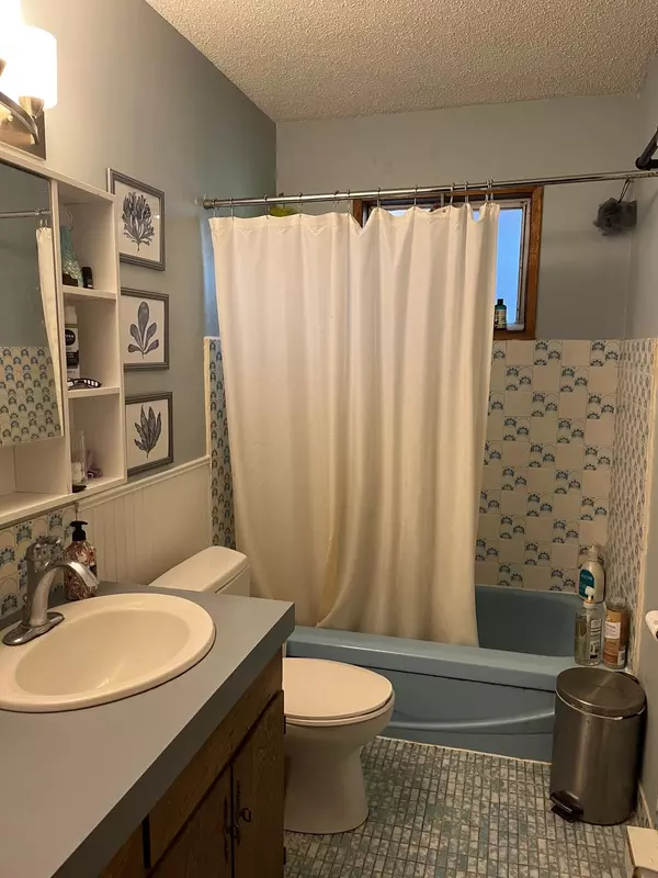 484 Marine DR Gibsons, BC V0N 1V0