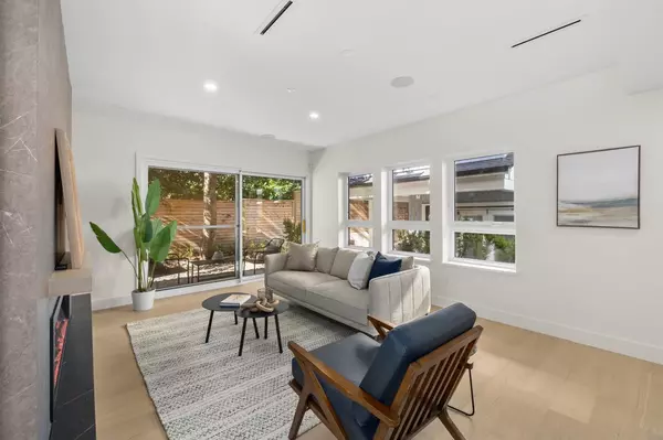 Vancouver, BC V6M 2V3,2430 W 49th AVE