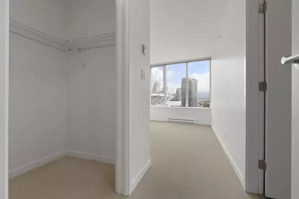 33 Smithe ST #1902 Vancouver, BC V6B 0B5