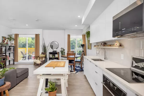 Squamish, BC V8B 1C3,37762 Third AVE #301