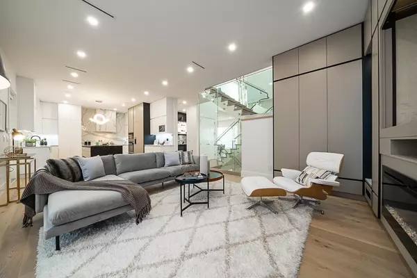 Burnaby, BC V5J 2R7,5655 Portland ST
