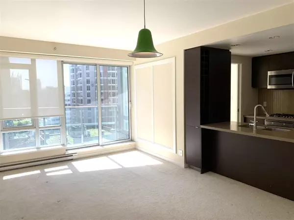 Vancouver, BC V6B 0H4,833 Homer ST #906