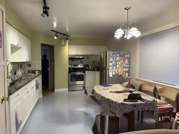 Vancouver, BC V5X 1E9,1245 E 51 AVE