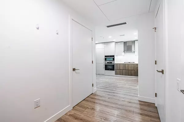 Burnaby, BC V5H 0K5,6511 Sussex AVE #2309
