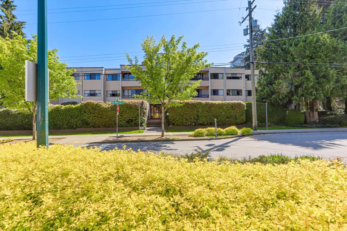 Coquitlam, BC V3J 1X5,1048 King Albert AVE #301