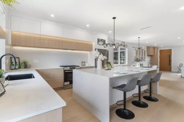 Burnaby, BC V5E 2H6,7822 Goodlad ST #3