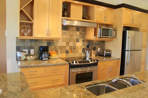 Madeira Park, BC V0N 2H0,12849 Lagoon RD #18D