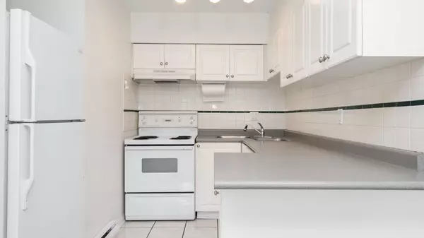 Burnaby, BC V5G 1E8,4181 Norfolk ST #402