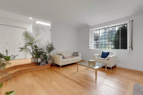 Coquitlam, BC V3J 7M2,907 Sprice AVE