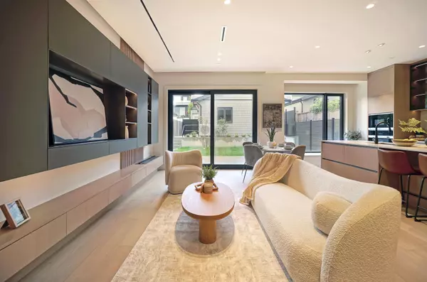 Vancouver, BC V6R 2W1,3460 W 14th AVE #2