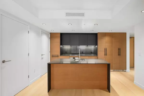 Vancouver, BC V6Z 0G7,1289 Hornby ST #3210