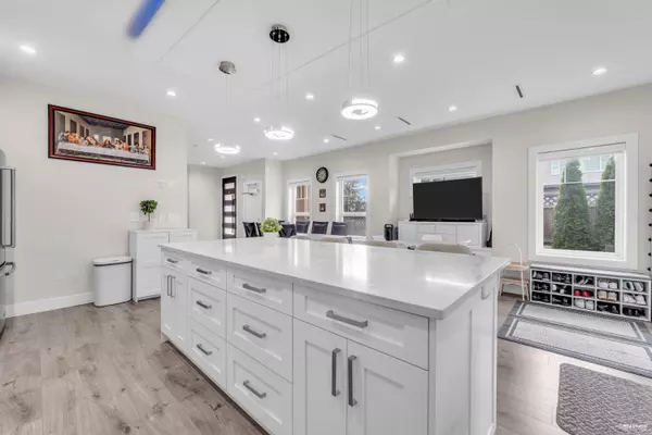 Coquitlam, BC V3K 4N4,311 Nelson ST