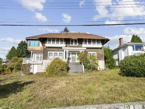 North Vancouver, BC V7N 1G3,404 Somerset ST