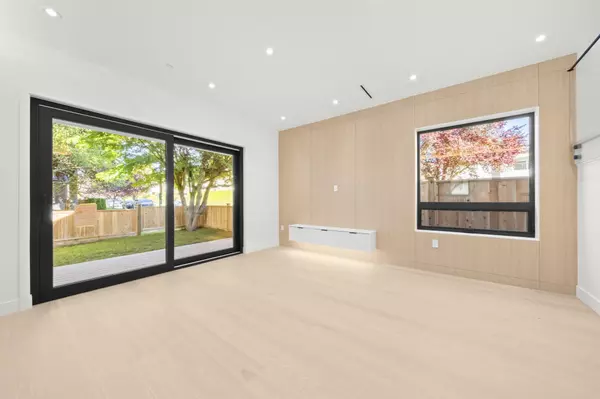 Vancouver, BC V6S 1L2,3904 W 23rd AVE
