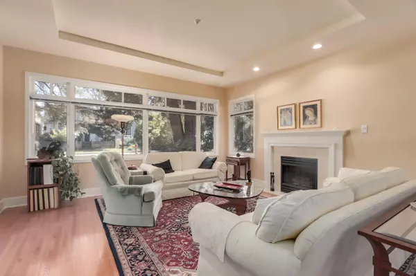 Vancouver, BC V6R 2M5,4543 W 11th AVE