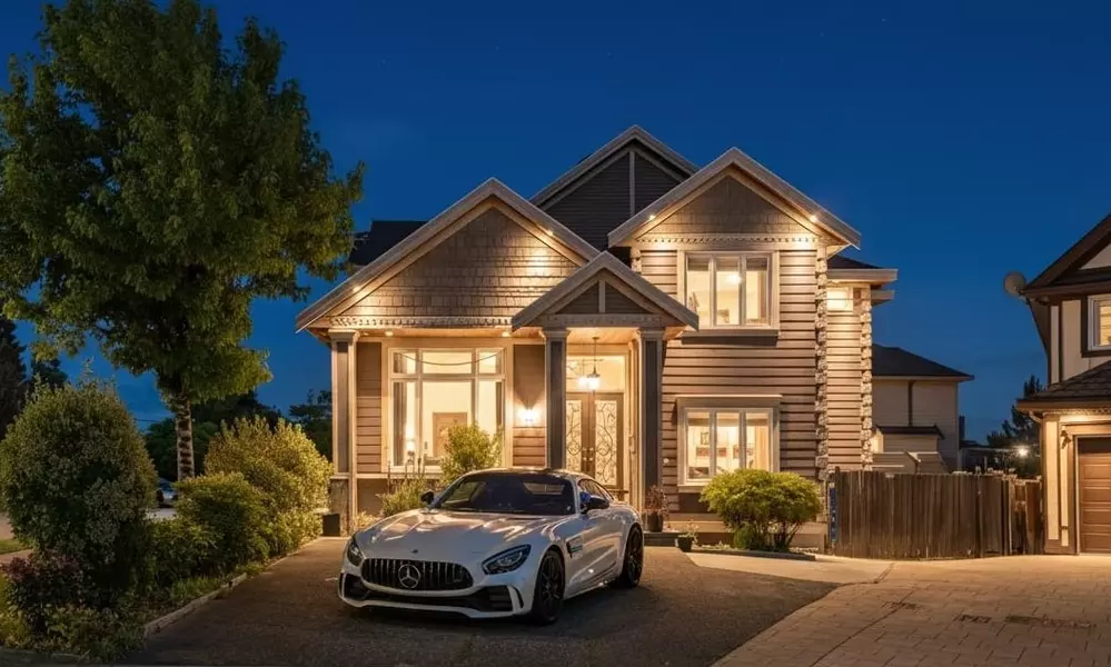 6648 148a ST, Surrey, BC V3S 2W4