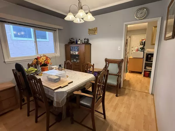 Vancouver, BC V5R 4C1,5828 Kerr ST