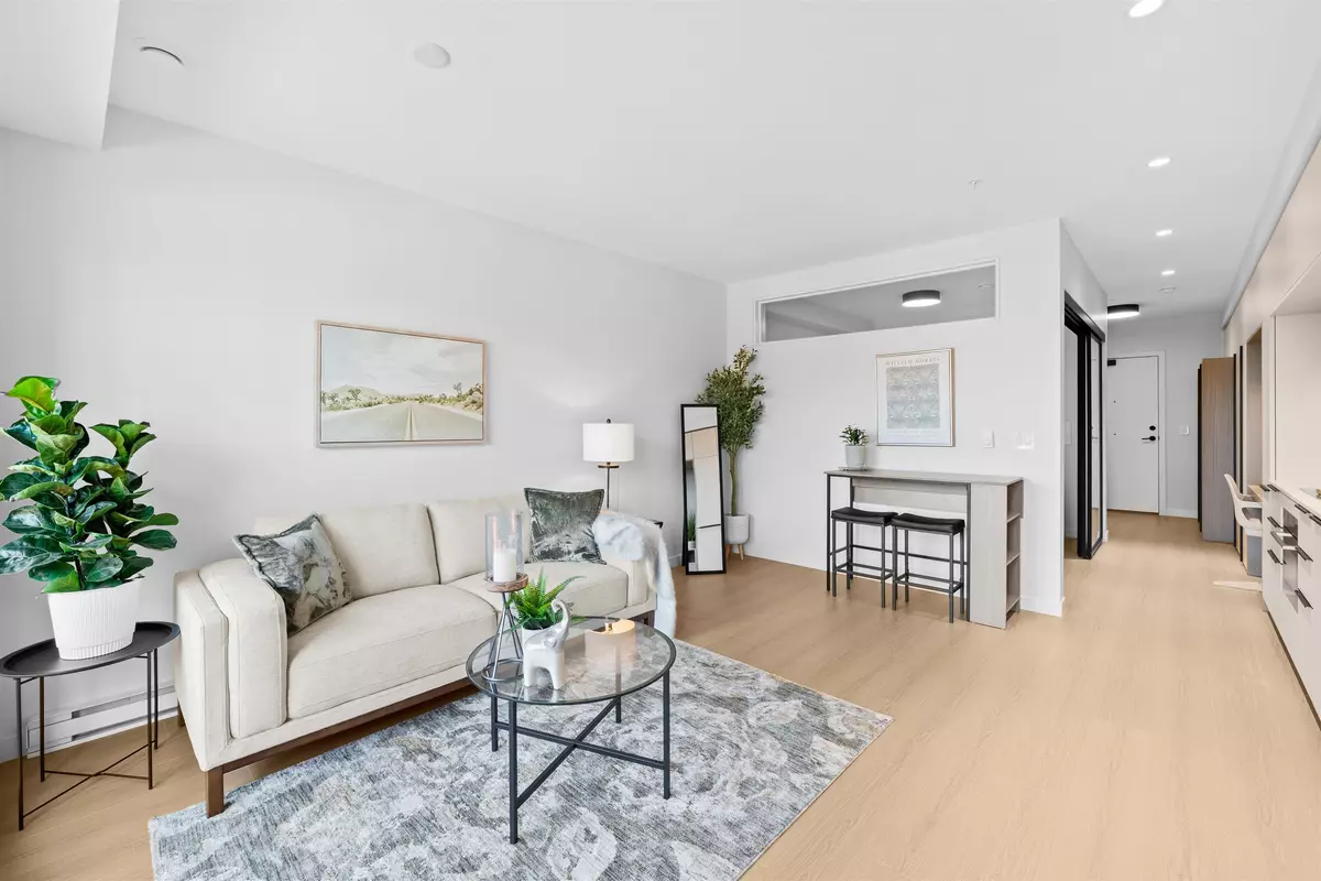 Port Moody, BC V3H 0N5,2015 St. Johns ST #508