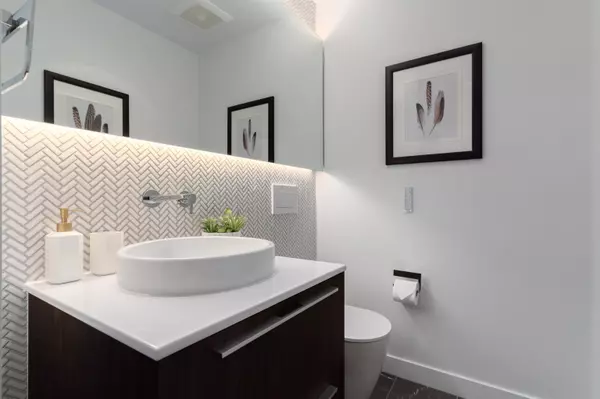 6622 Pearson WAY #1205 Richmond, BC V7C 0E4