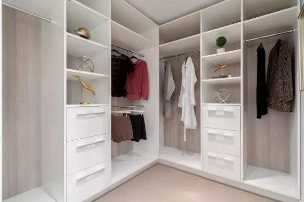 6622 Pearson WAY #1205 Richmond, BC V7C 0E4