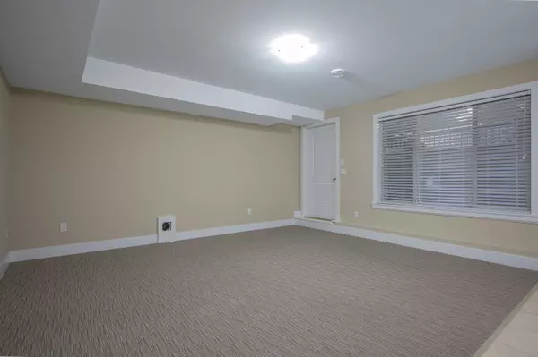 Surrey, BC V4N 3E8,19593 72 AVE