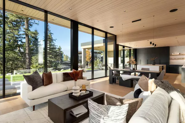 9257 Wedgemount Plateau DR Whistler, BC V8E 1M1