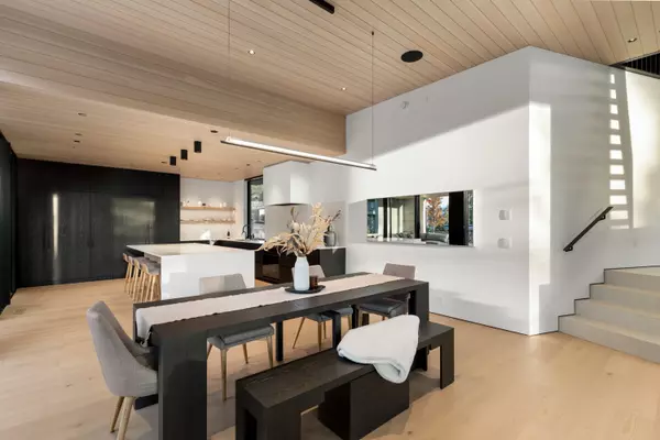 9257 Wedgemount Plateau DR Whistler, BC V8E 1M1