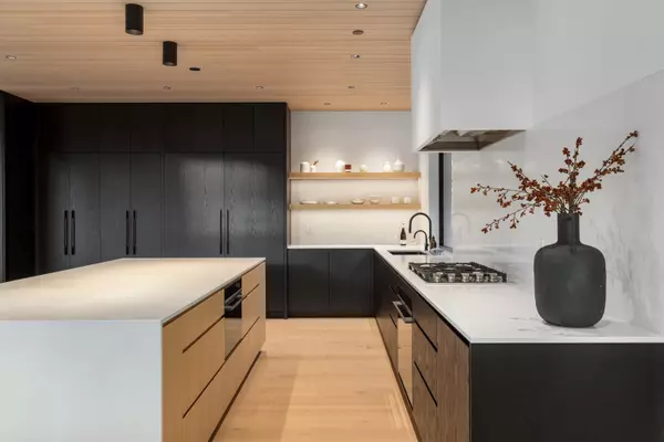 9257 Wedgemount Plateau DR Whistler, BC V8E 1M1