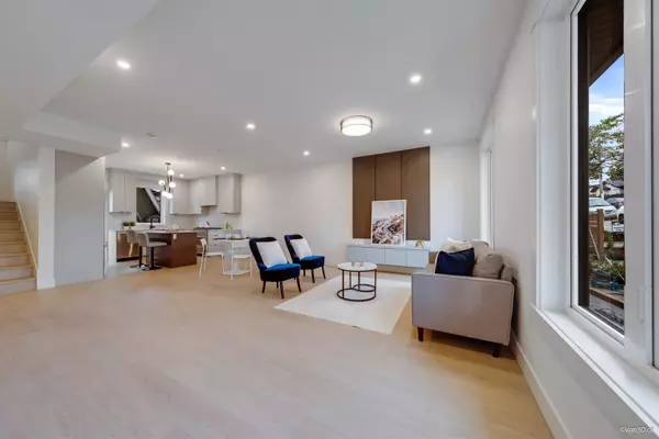 7893 2nd ST #3, Burnaby, BC V3N 0K2