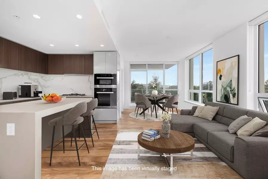 1632 Lions Gate LN #606, North Vancouver, BC V7P 0E2