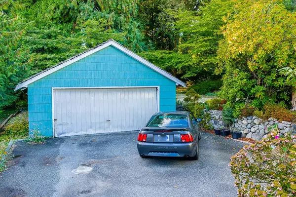 Burnaby, BC V5J 4H7,8061 Mcgregor AVE